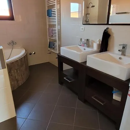 Twins Markovic Apartman